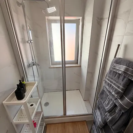 Sandowav - Modern Steps From The Appartement Nazaré